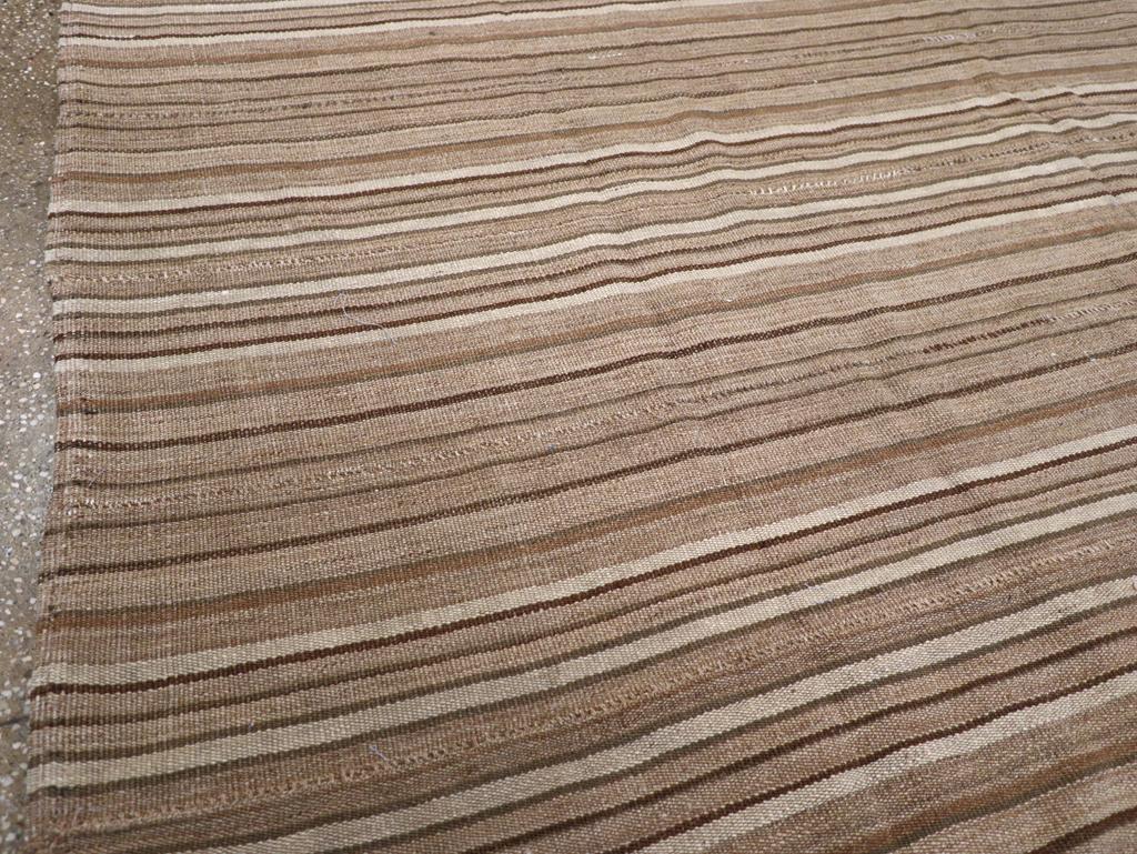 Hand-Woven Mid-20th Century Turkish Flatweave Kilim Accent Rug For Sale