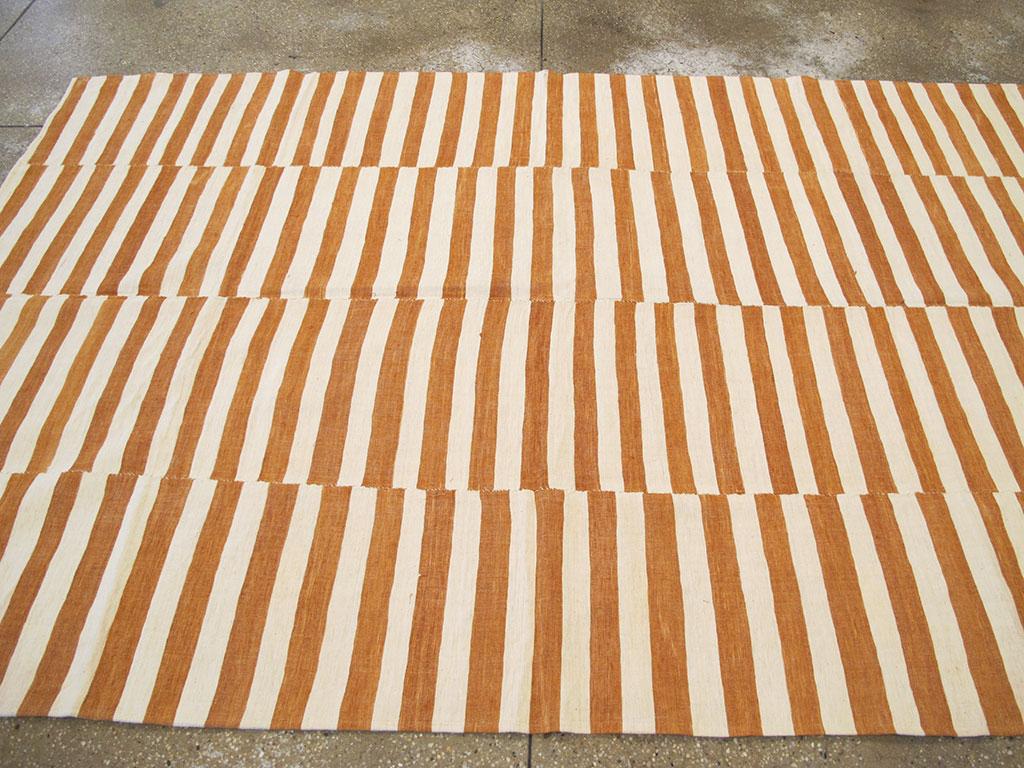 Wool Mid-20th Century Turkish Flatweave Kilim Accent Rug For Sale