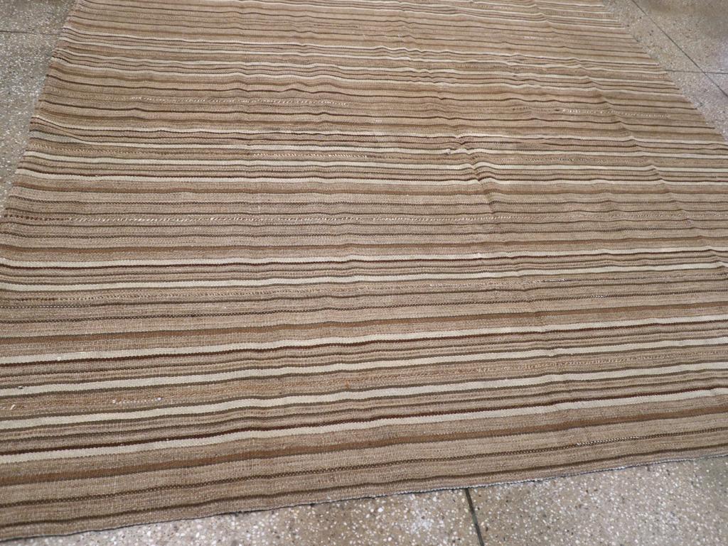 Mid-20th Century Turkish Flatweave Kilim Accent Rug For Sale 1