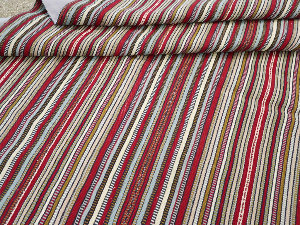 Mid-20th Century Turkish Flatweave Kilim Accent Rug For Sale 3