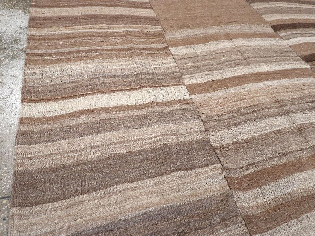 Hand-Woven Mid-20th Century Turkish Flatweave Kilim Gallery Carpet For Sale