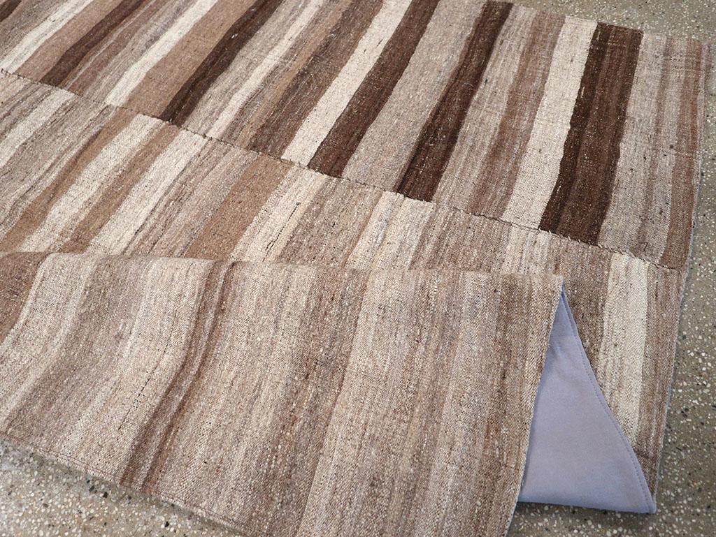 Mid-20th Century Turkish Flatweave Kilim Gallery Carpet For Sale 2