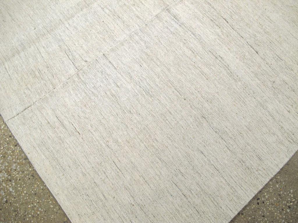 Mitte des 20. Jahrhunderts Türkischer Flachgewebe-Kilim Teppich in Raumgröße (Wolle) im Angebot