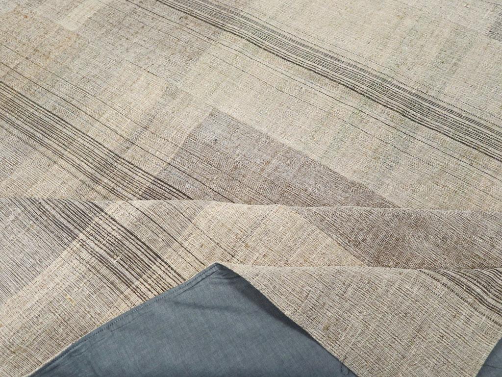 Mitte des 20. Jahrhunderts Türkischer Flachgewebe-Kilim Teppich in Raumgröße im Angebot 1