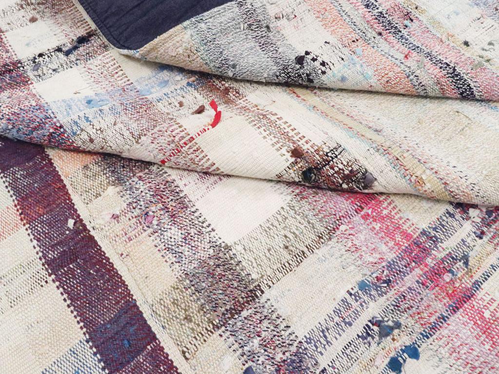 Mitte des 20. Jahrhunderts Türkischer Flachgewebe-Kilim Teppich in Raumgröße im Angebot 1