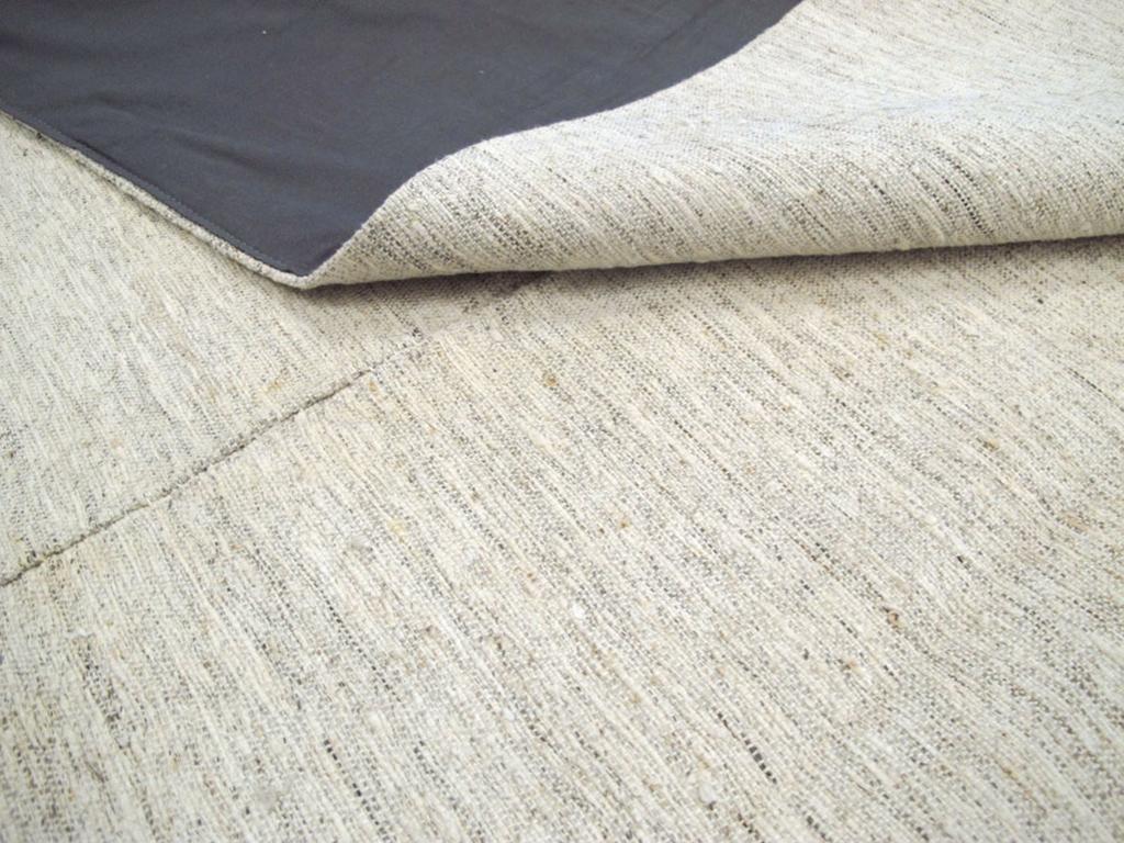 Mitte des 20. Jahrhunderts Türkischer Flachgewebe-Kilim Teppich in Raumgröße im Angebot 1