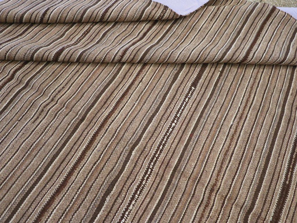 Mid-20th Century Turkish Flatweave Kilim Room Size Carpet en venta 1