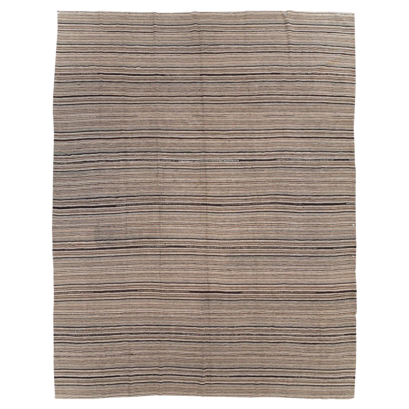Mid-20th Century Turkish Flatweave Kilim Room Size Carpet