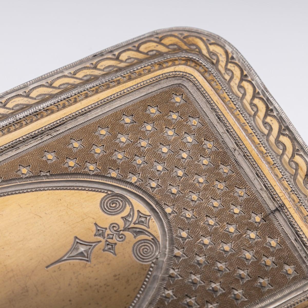 Astuccio per occhiali in argento massiccio dorato turco della metà del XX secolo c.1940 in vendita 9