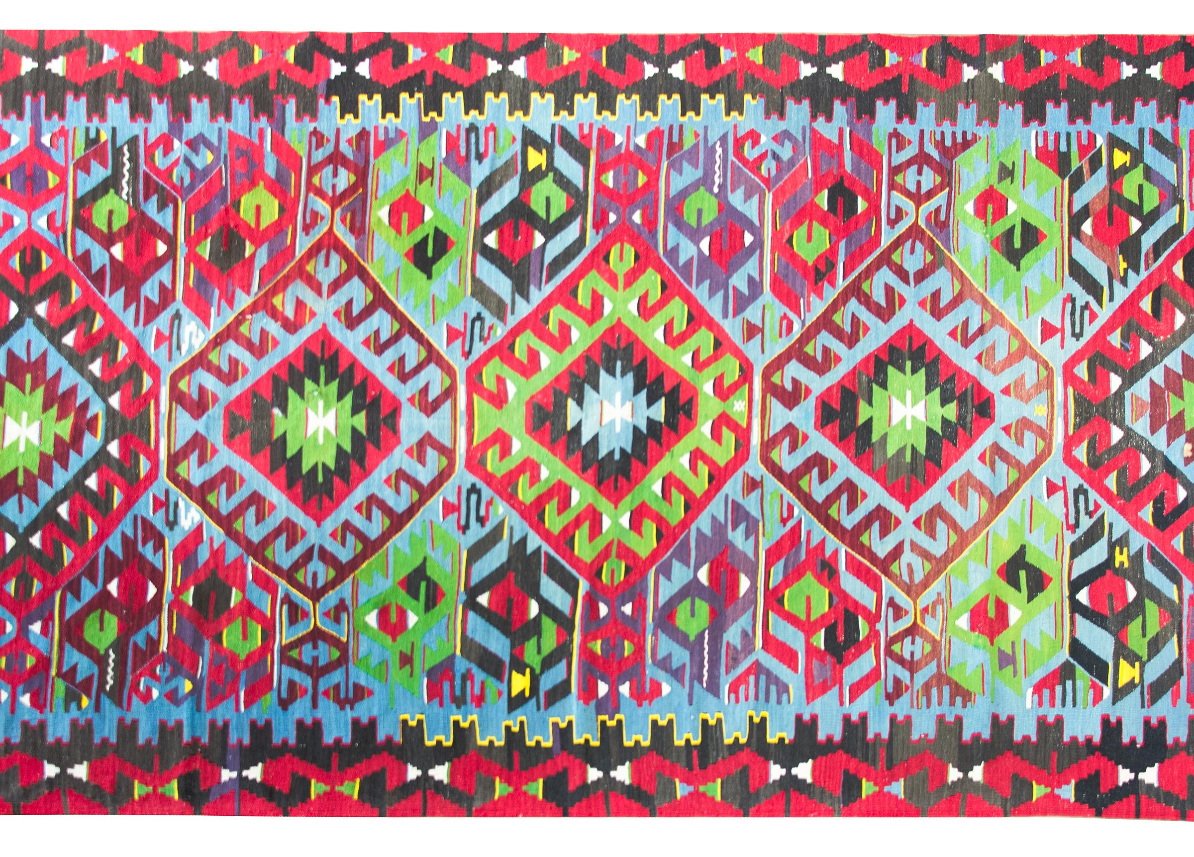 Hand-Knotted Mid-20th Century Turkish Kilim Rug For Sale