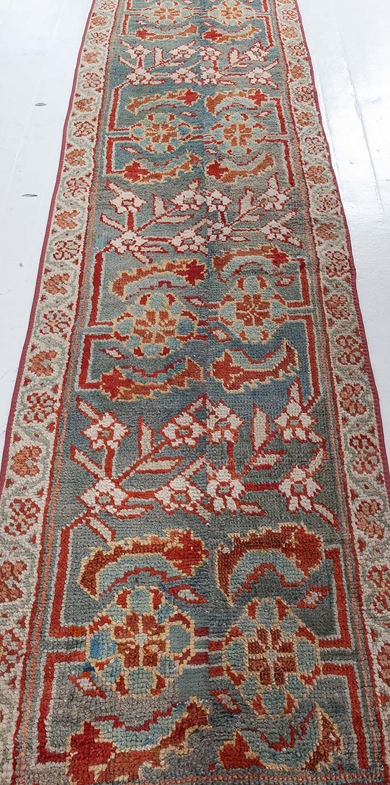 Doris Leslie Blauer türkischer Oushak Fragment-Läufer aus der Mitte des 20. Jahrhunderts (Türkisch) im Angebot