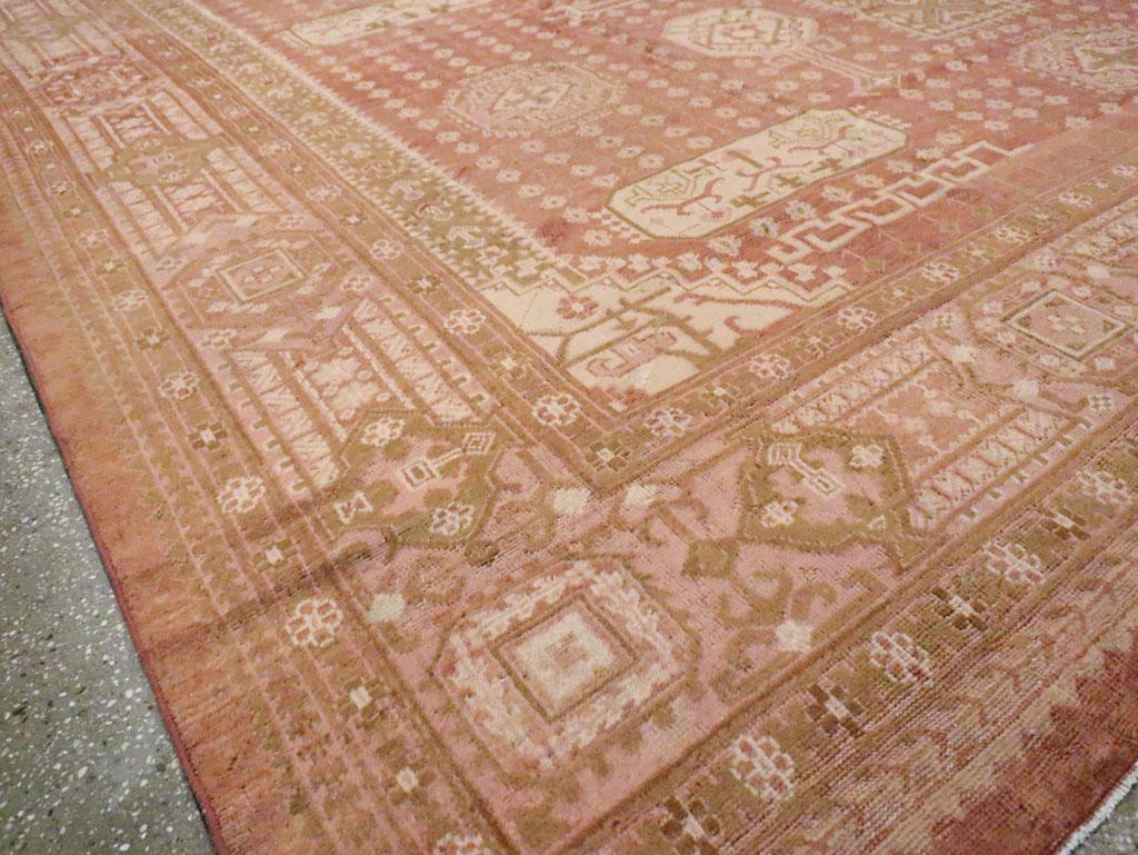 Alfombra grande turca Oushak de mediados del siglo XX Lana en venta