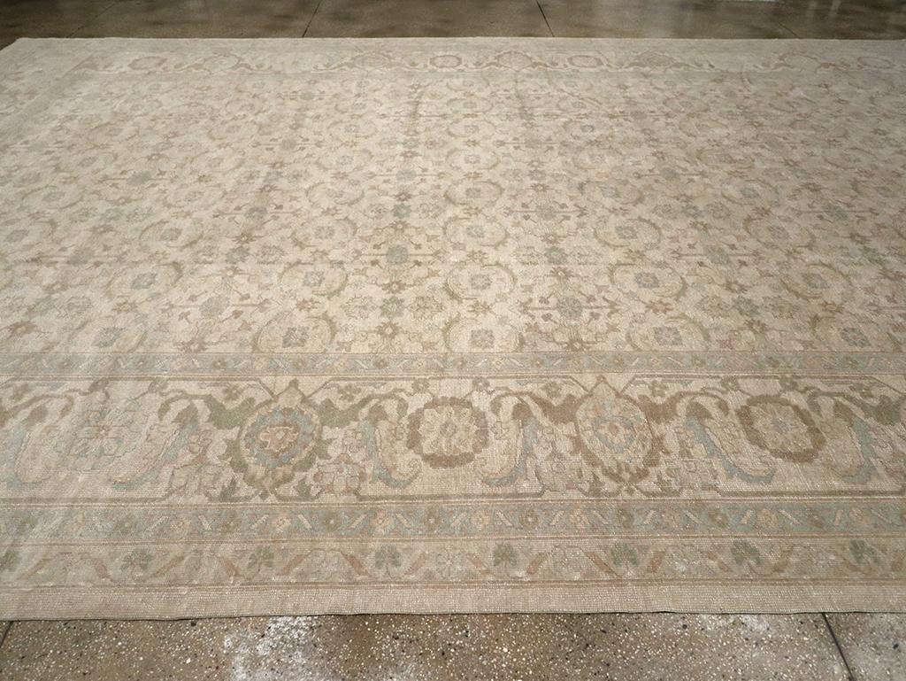 Annodato a mano Tappeto turco Oushak oversize della metà del XX secolo in vendita