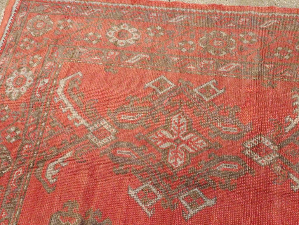 Mid-20th Century Turkish Oushak Room Size Carpet In Excellent Condition For Sale In New York, NY