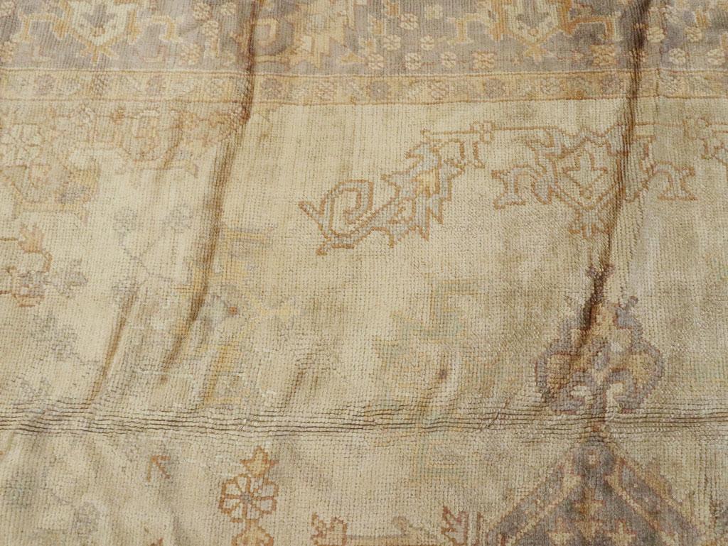 Mid-20th Century Turkish Oushak Room Size Carpet In Excellent Condition For Sale In New York, NY