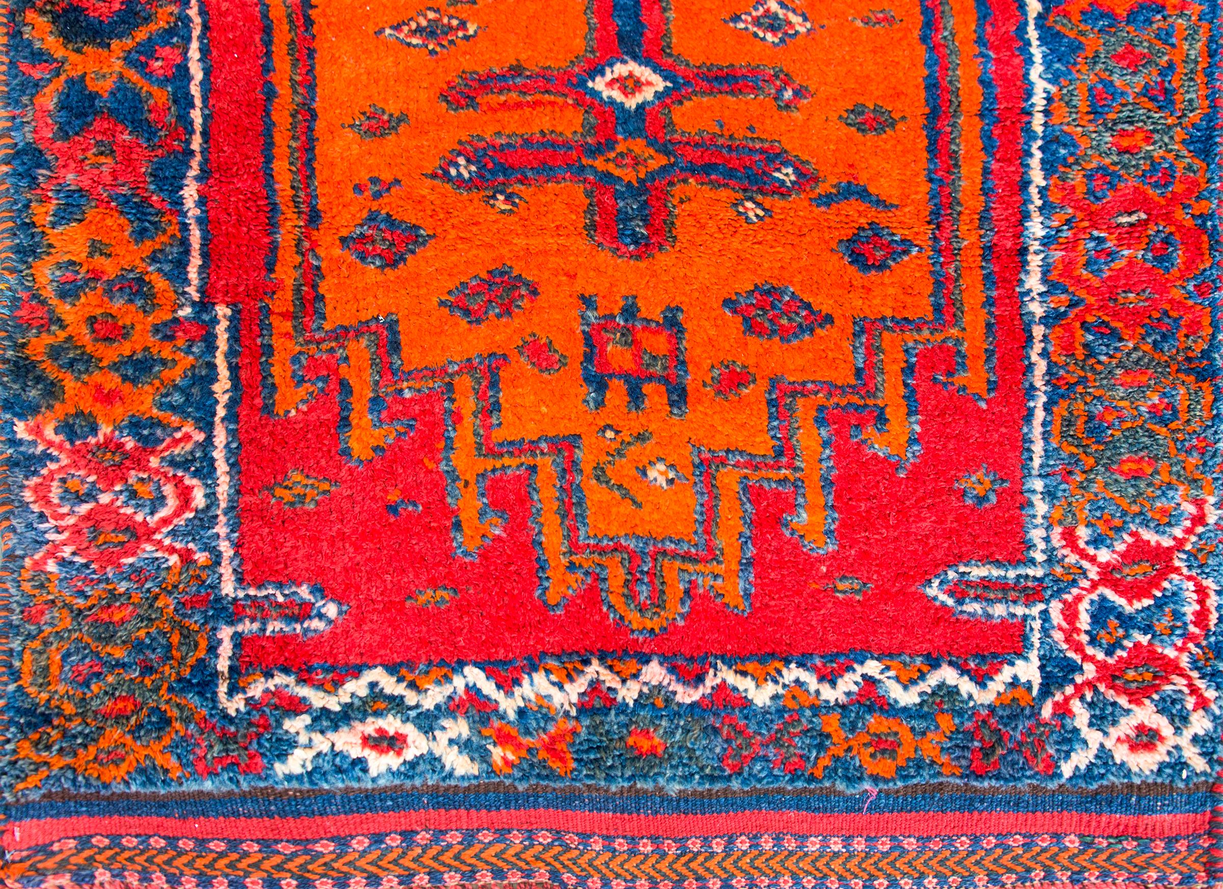 Mid-20th Century Turkish Oushak Rug For Sale 5