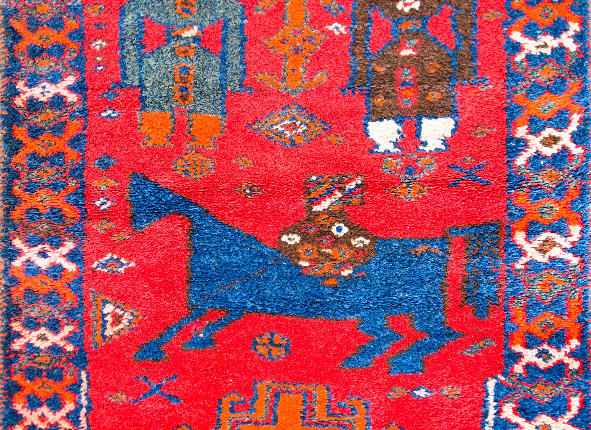 Mid-20th Century Turkish Oushak Rug For Sale 7