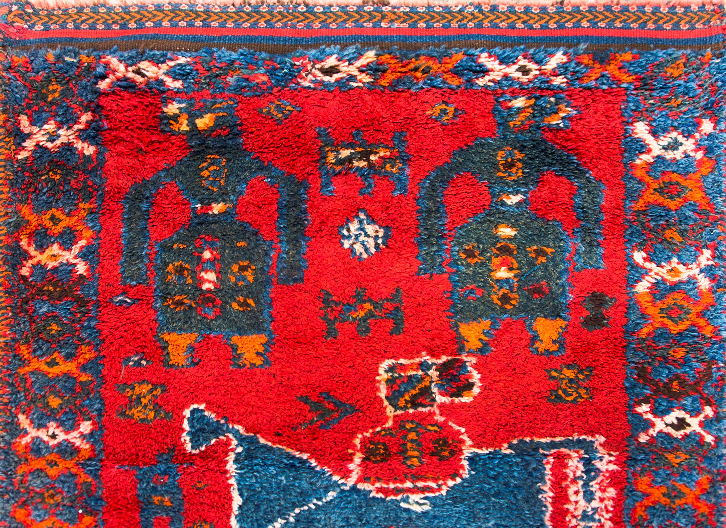 Mid-20th Century Turkish Oushak Rug For Sale 3