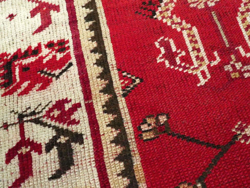 Türkischer Oushak-Würfelteppich aus der Mitte des 20. (Handgeknüpft) im Angebot