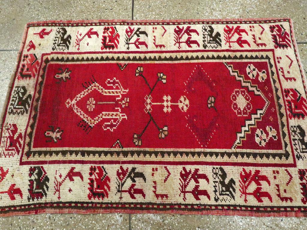 Türkischer Oushak-Würfelteppich aus der Mitte des 20. im Zustand „Hervorragend“ im Angebot in New York, NY