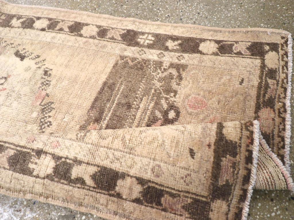 Tappeto turco Oushak della metà del XX secolo in vendita 1