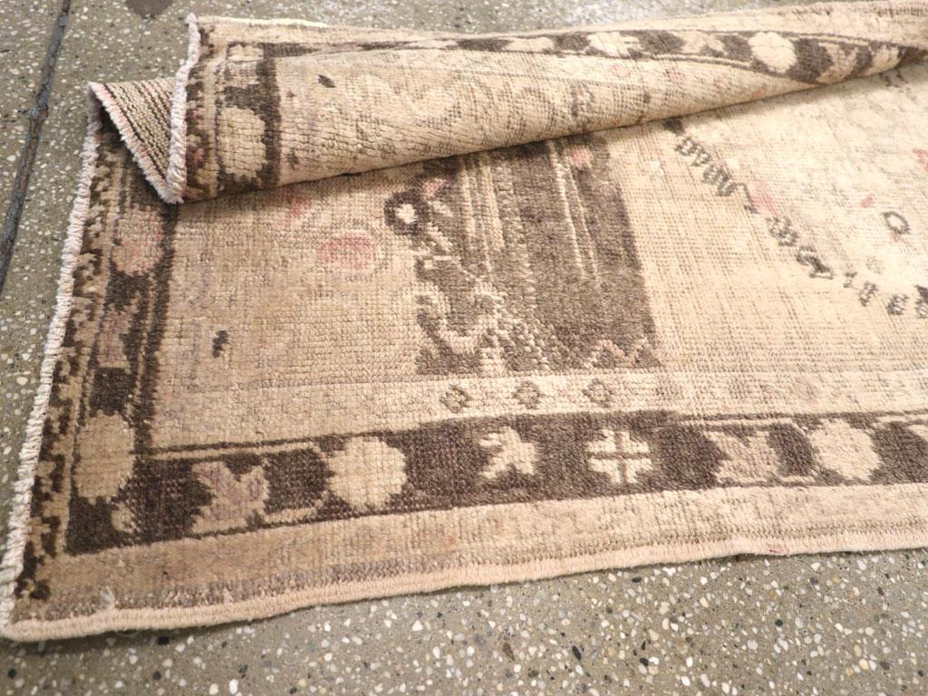Tappeto turco Oushak della metà del XX secolo in vendita 2