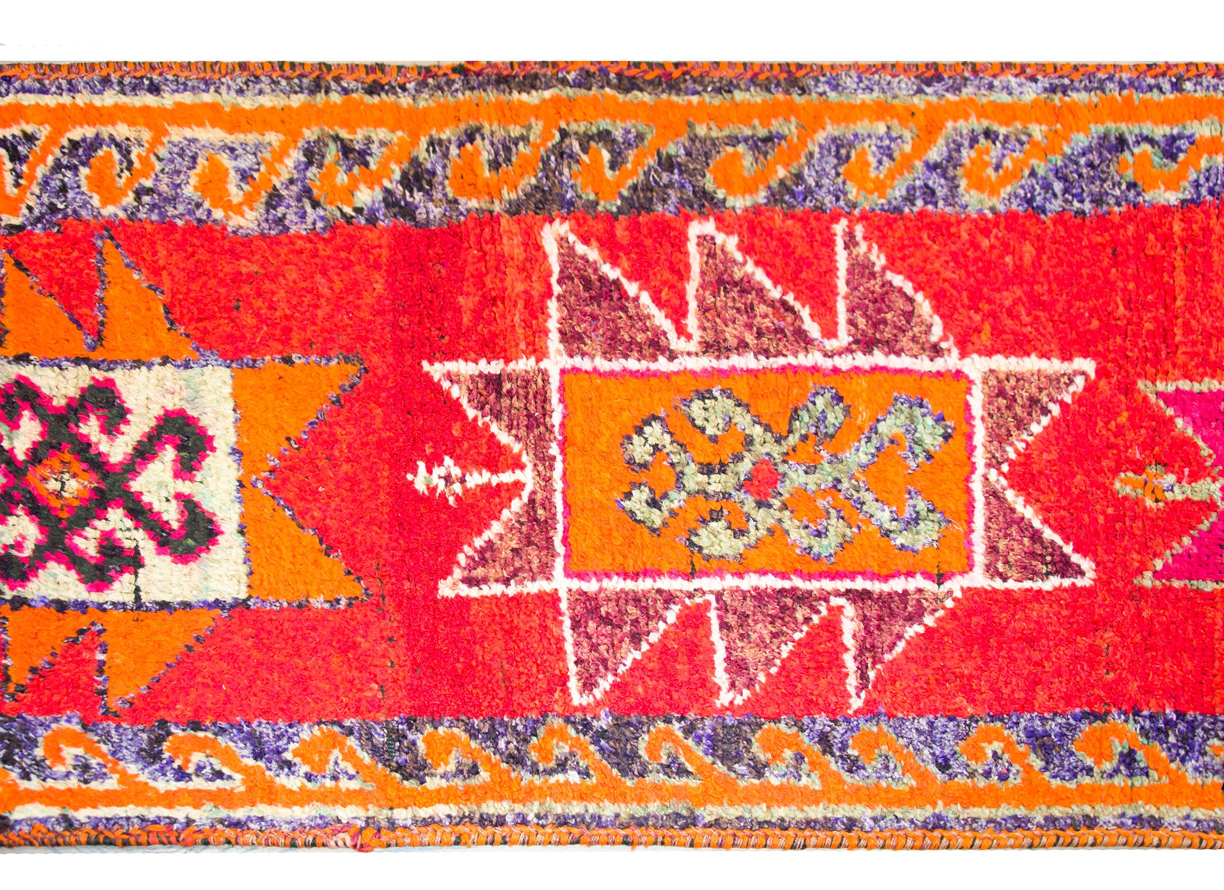 Türkischer Teppich aus der Mitte des 20. (Moderne der Mitte des Jahrhunderts) im Angebot