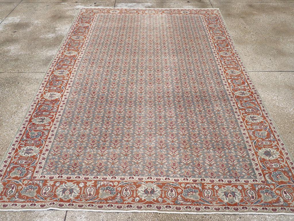 A vintage Turkish Sivas accent rug handmade during the Mid-20th century.

Measures: 6' 7
