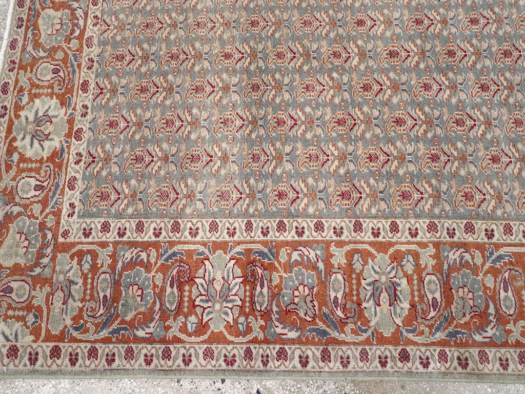 Mid-20th Century Turkish Sivas Accent Rug en Excelente estado para la venta en New York, NY