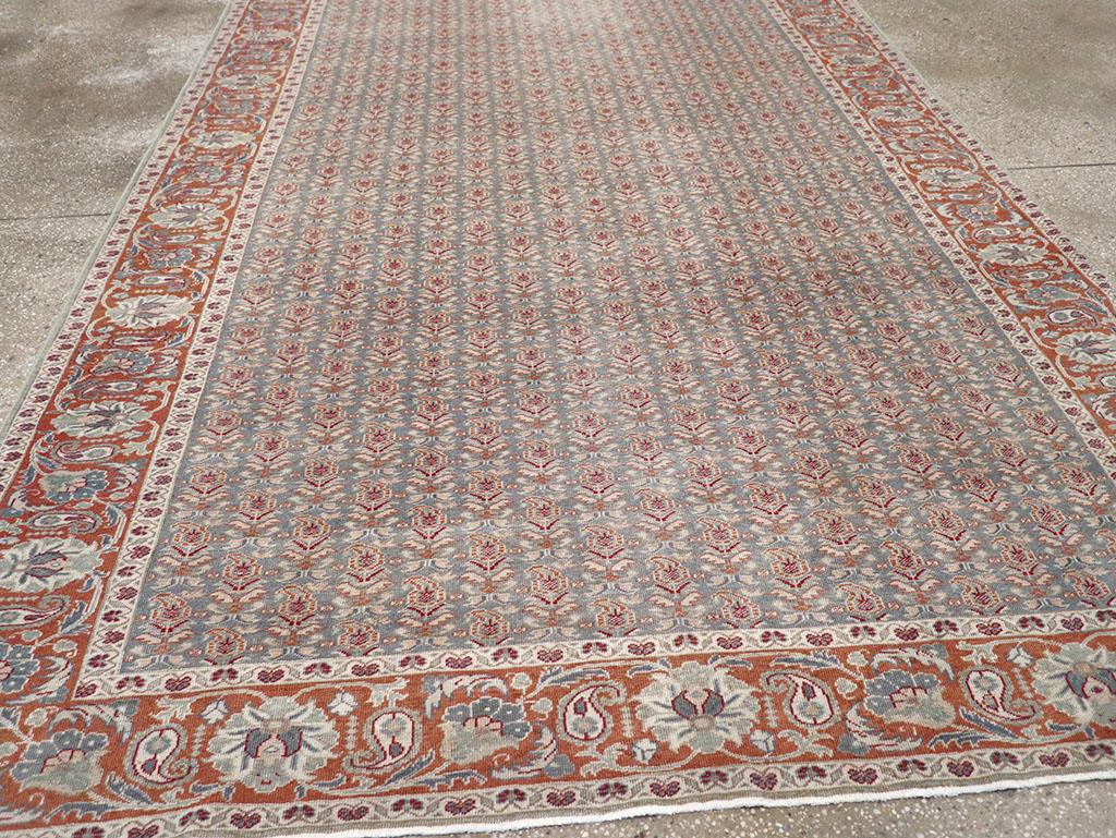 Mid-20th Century Turkish Sivas Accent Rug siglo XX en venta