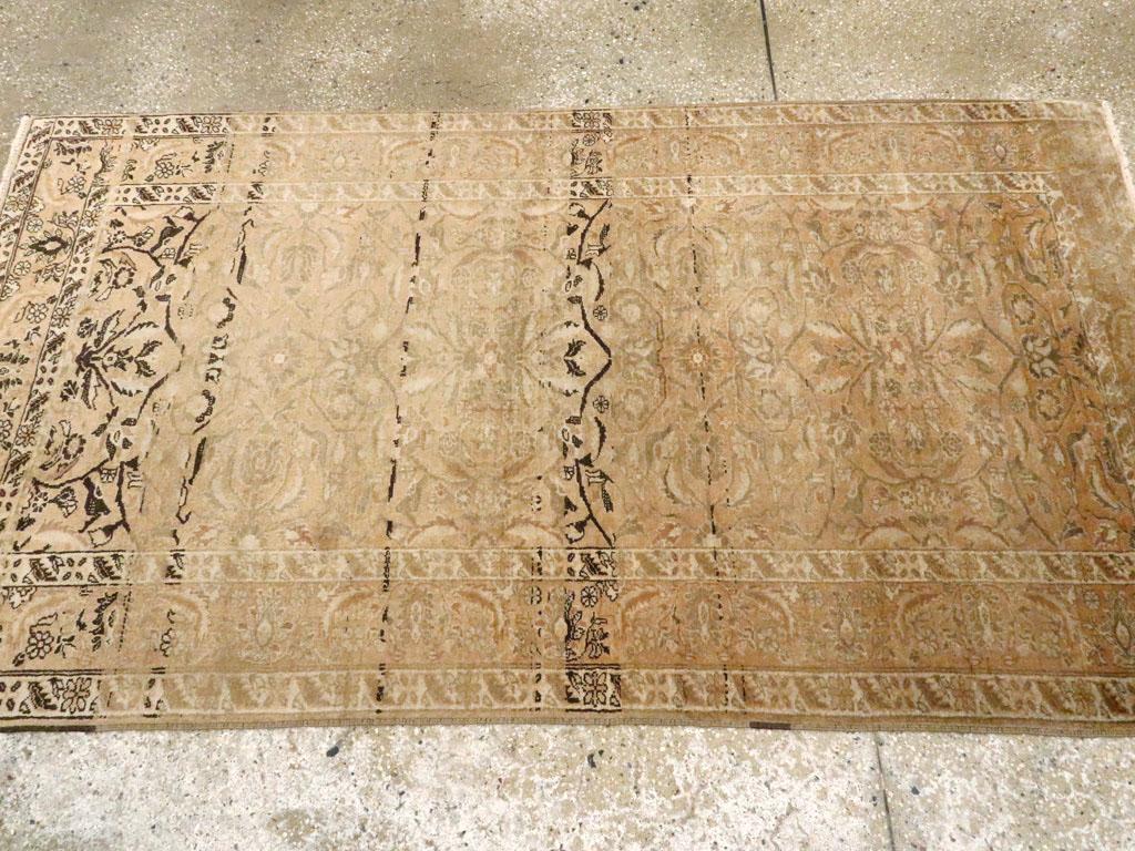 Tapis Sivas turc du milieu du 20e siècle Excellent état - En vente à New York, NY