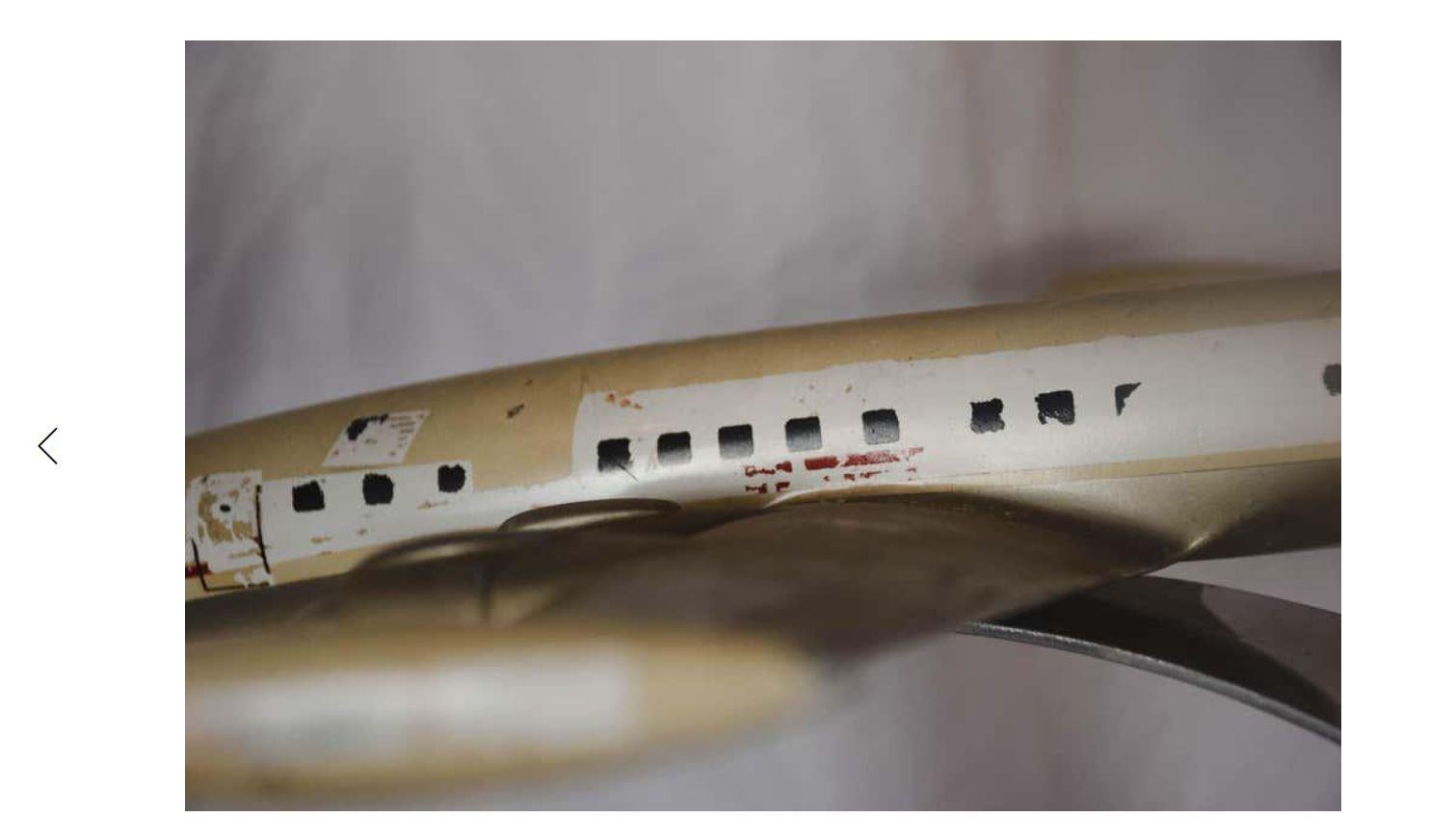 Mitte des 20. Jahrhunderts Twa Trans World Airlines Flugzeugmodell auf Chromsockel im Angebot 1
