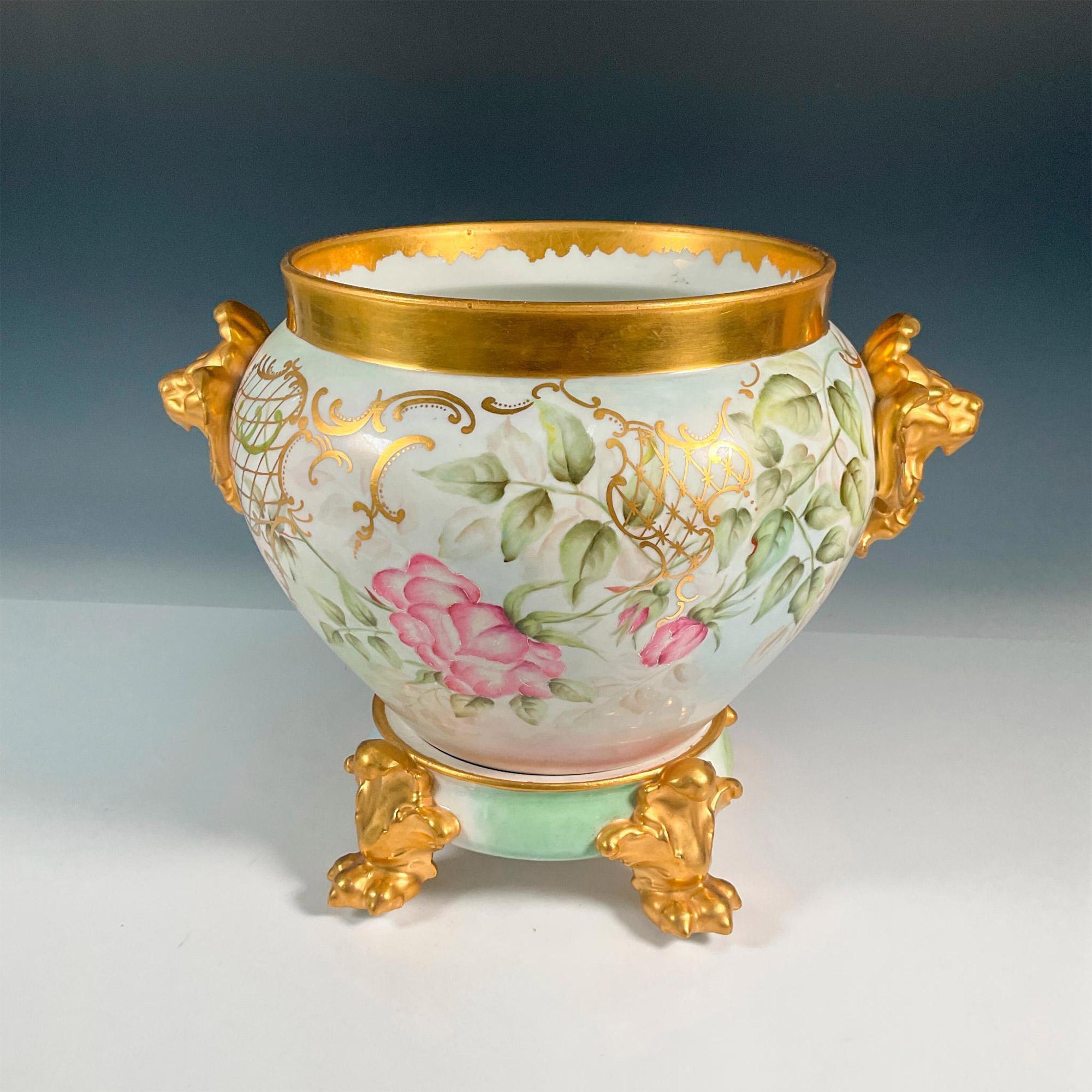 Due pezzi in porcellana di Limoges rosa e oro della metà del XX secolo In condizioni buone in vendita a Tarry Town, NY