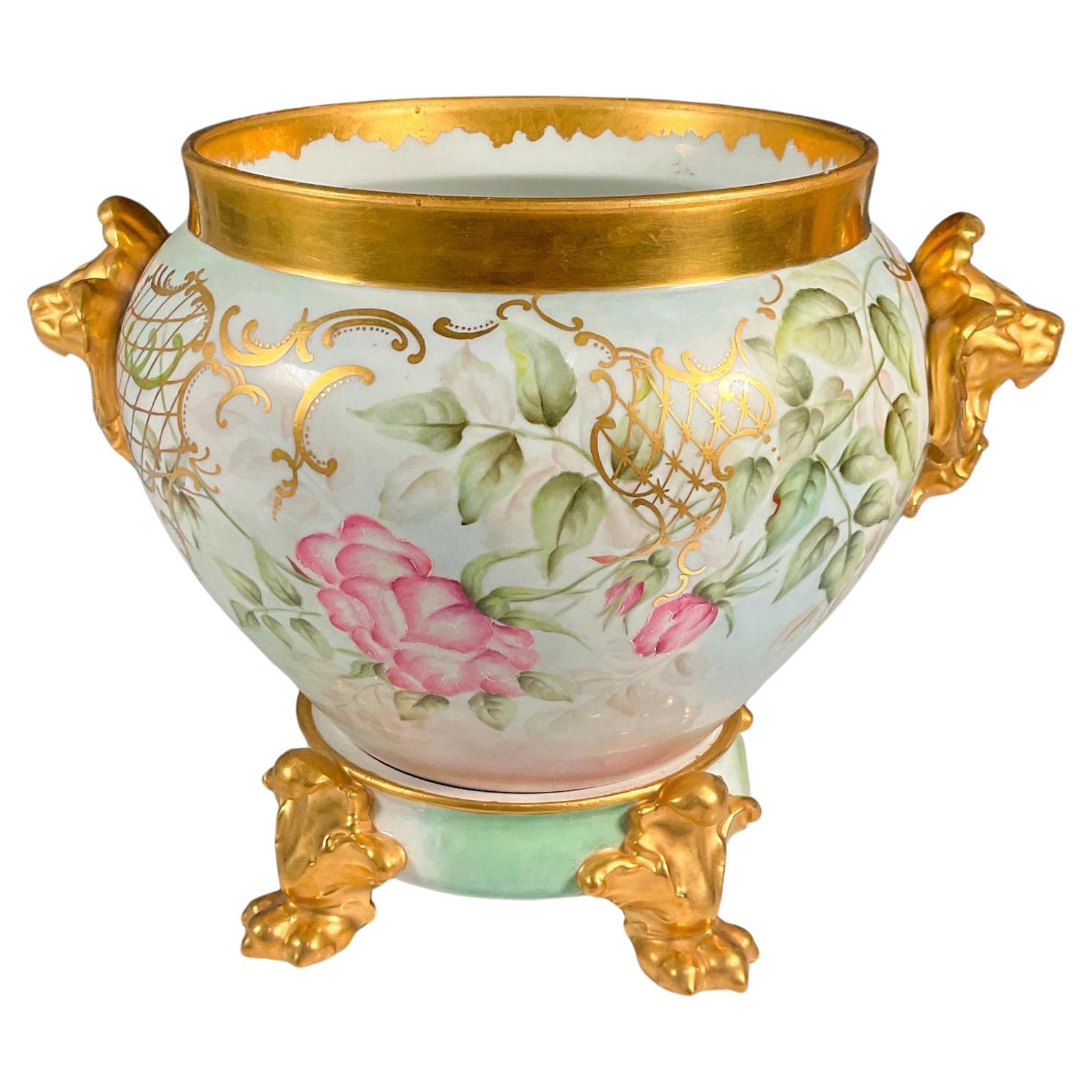 Jardiniere / Stand deux pièces en porcelaine de Limoges rose et or du milieu du 20e siècle