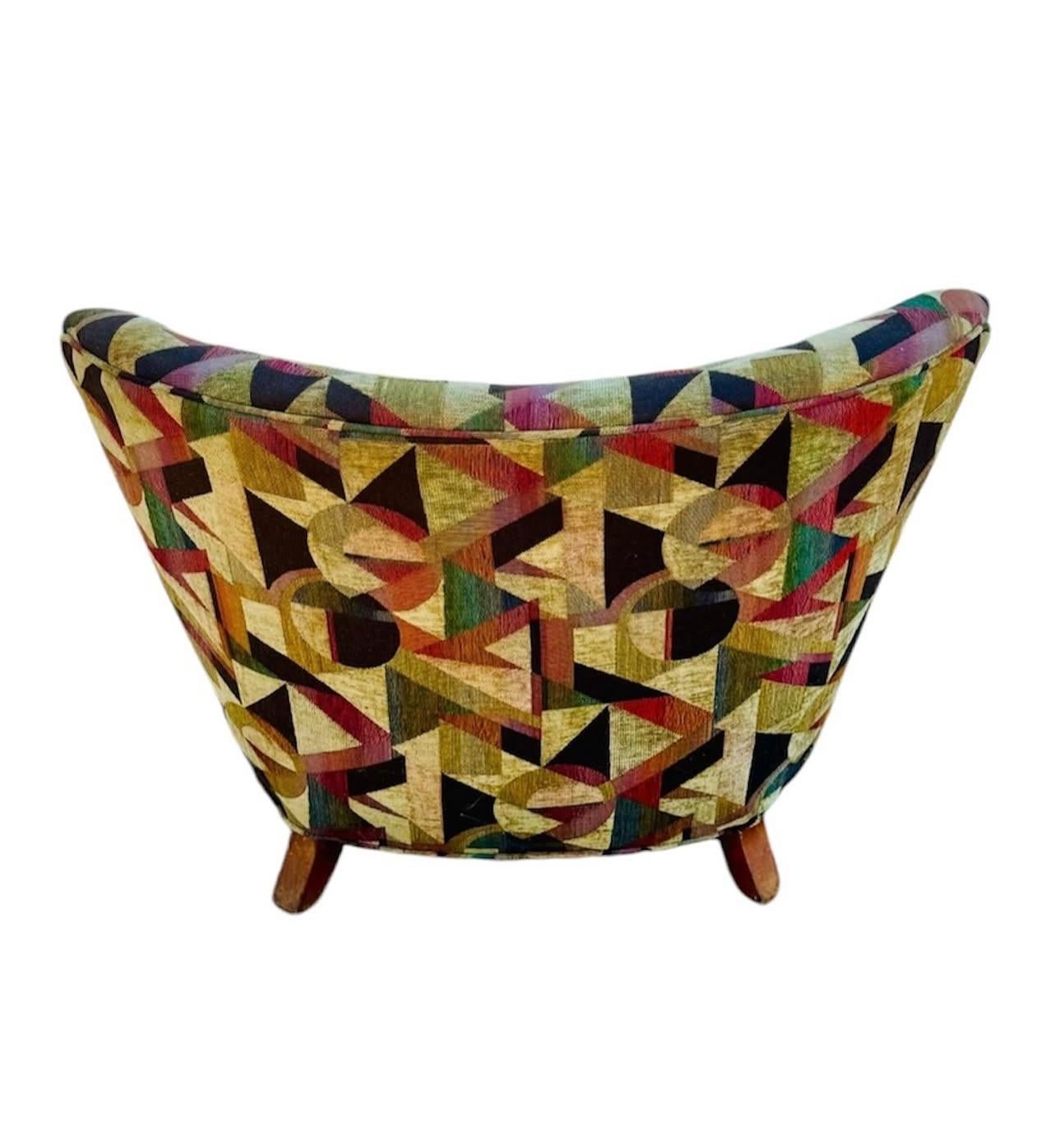 Mid 20th Century Upholstered Slipper Lounge Chair by Gilbert Rohde In Good Condition For Sale In Stafford, TX