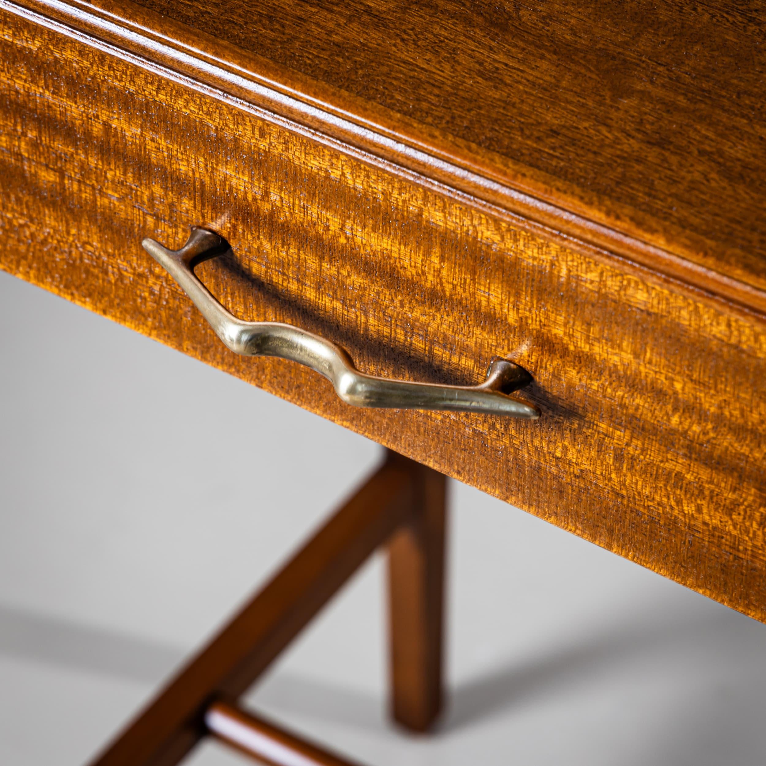 Mid-20th Century Vanity Table, attributed to Gio Ponti, Italy For Sale 2