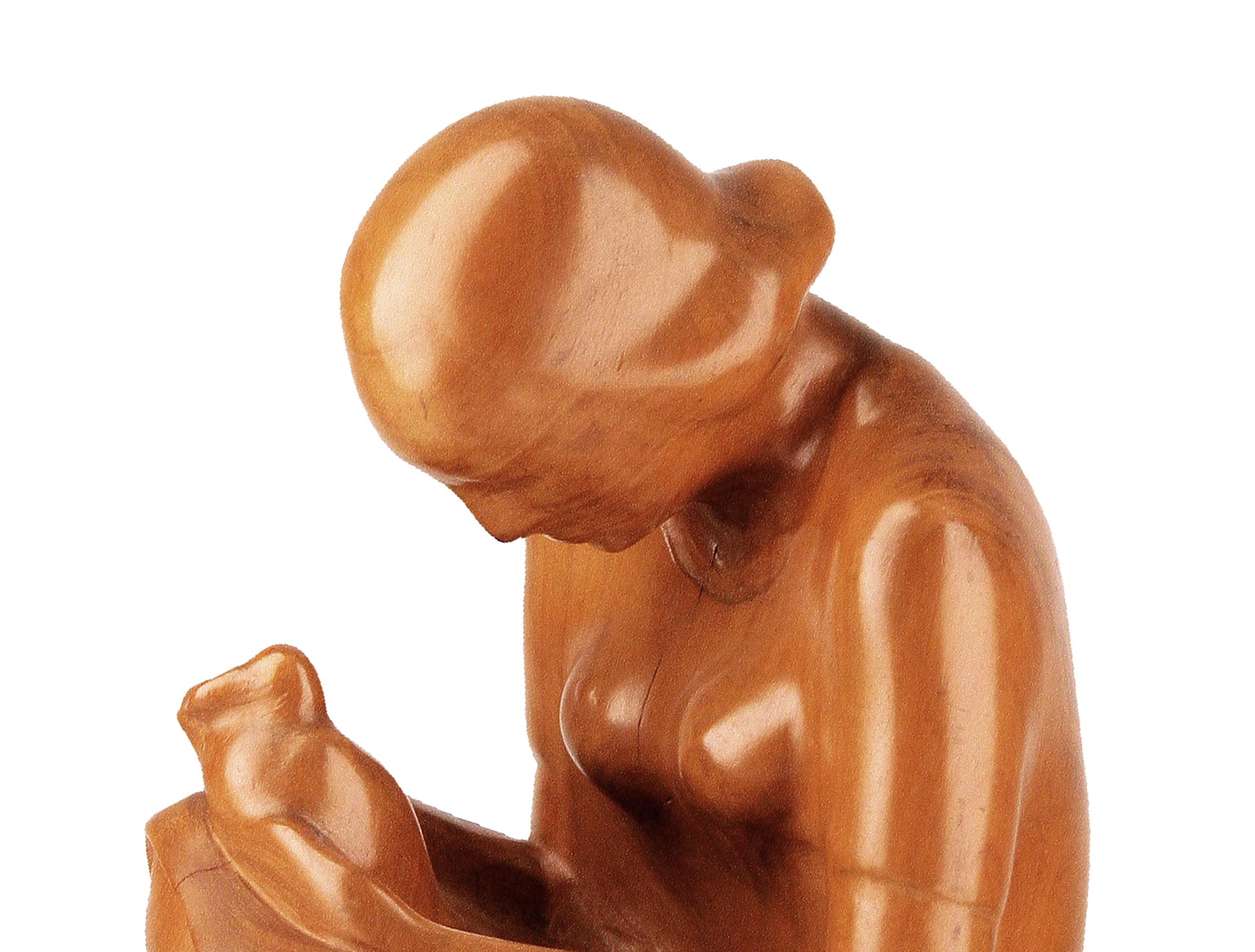 Scultura di donna accovacciata in legno verniciato della metà del XX secolo di Godofredo Paino In condizioni buone in vendita a North Miami, FL