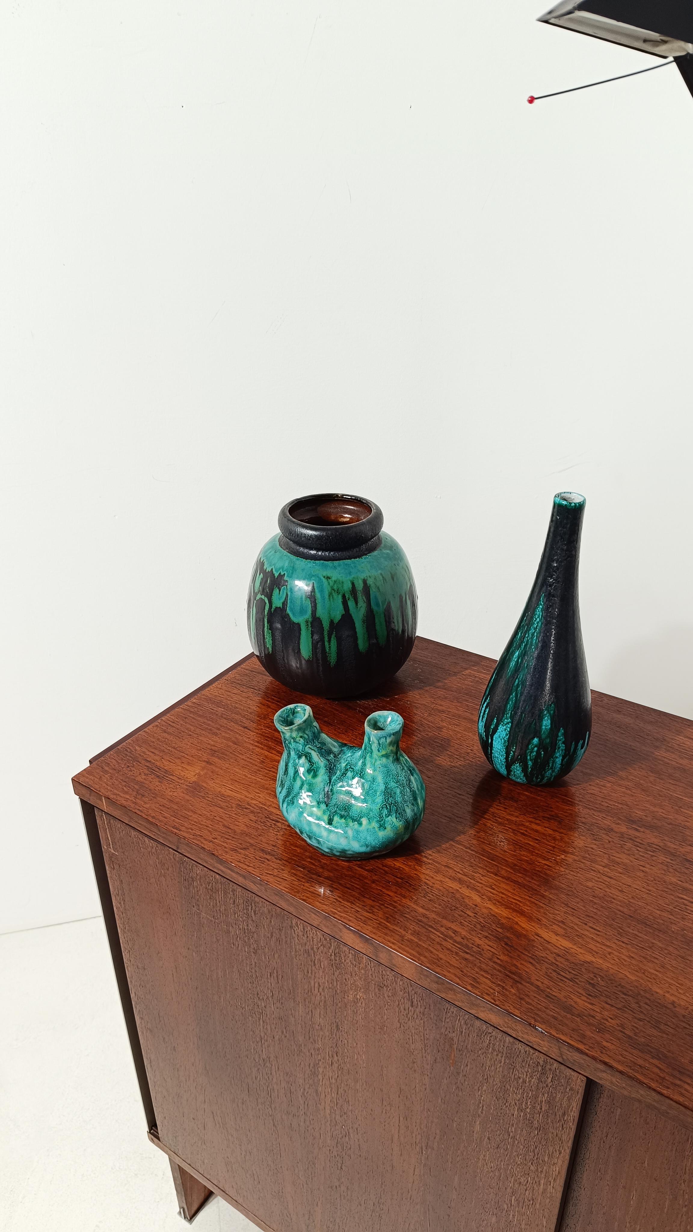 Tedesco Vaso della metà del XX secolo in ceramica verde lava grassa, stile Raku, Germania Ovest in vendita