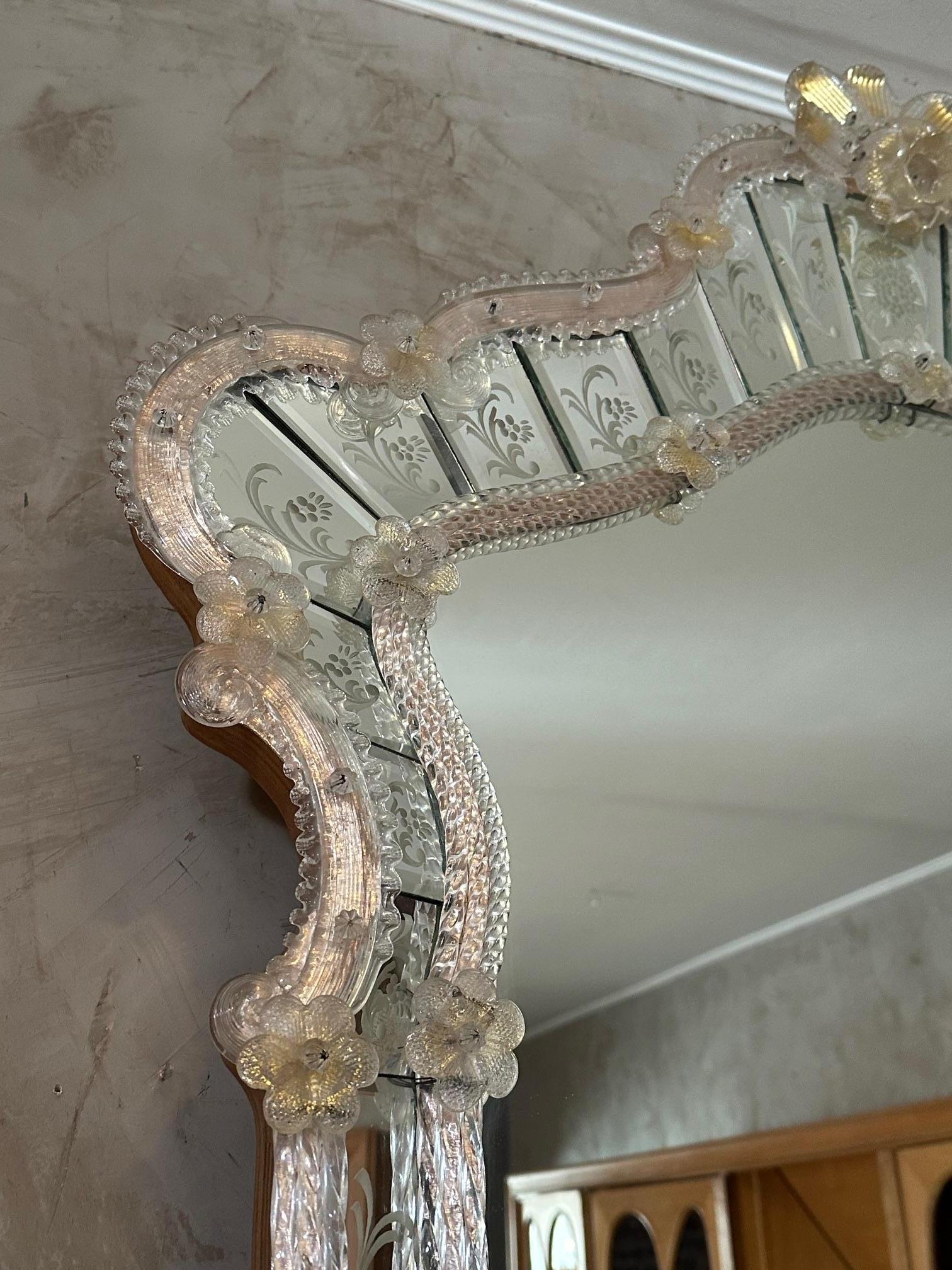 Specchio di Murano della metà del XX secolo, anni '50 In condizioni buone in vendita a LEGNY, FR