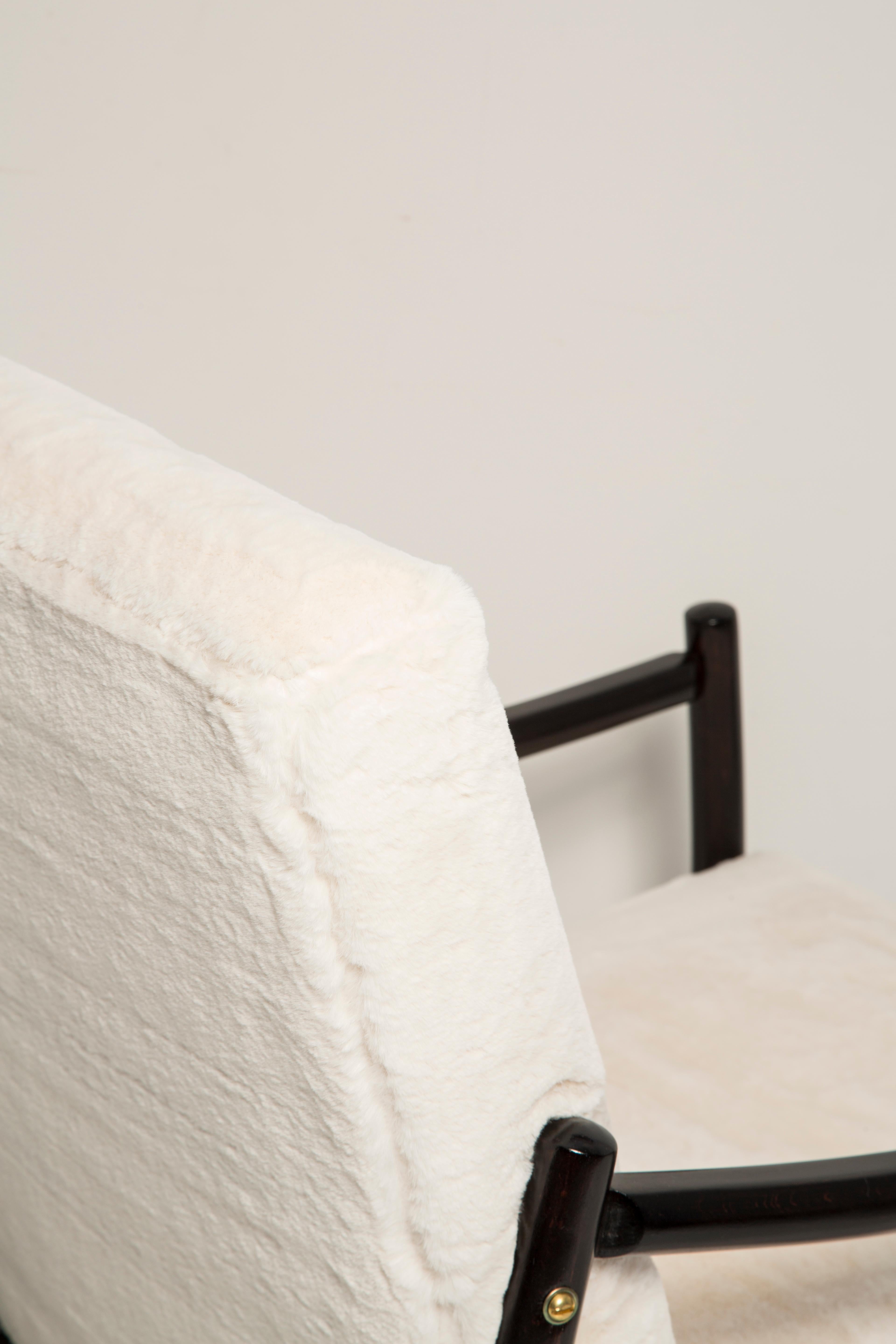 Mid-20th Century Vintage Armchair, White Faux Rabbit Fur, Europe, 1960s In Excellent Condition For Sale In 05-080 Hornowek, PL