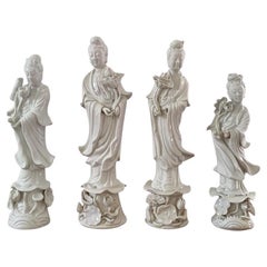 Figurines en blanc de Chine du milieu du 20e siècle - Lot de 4