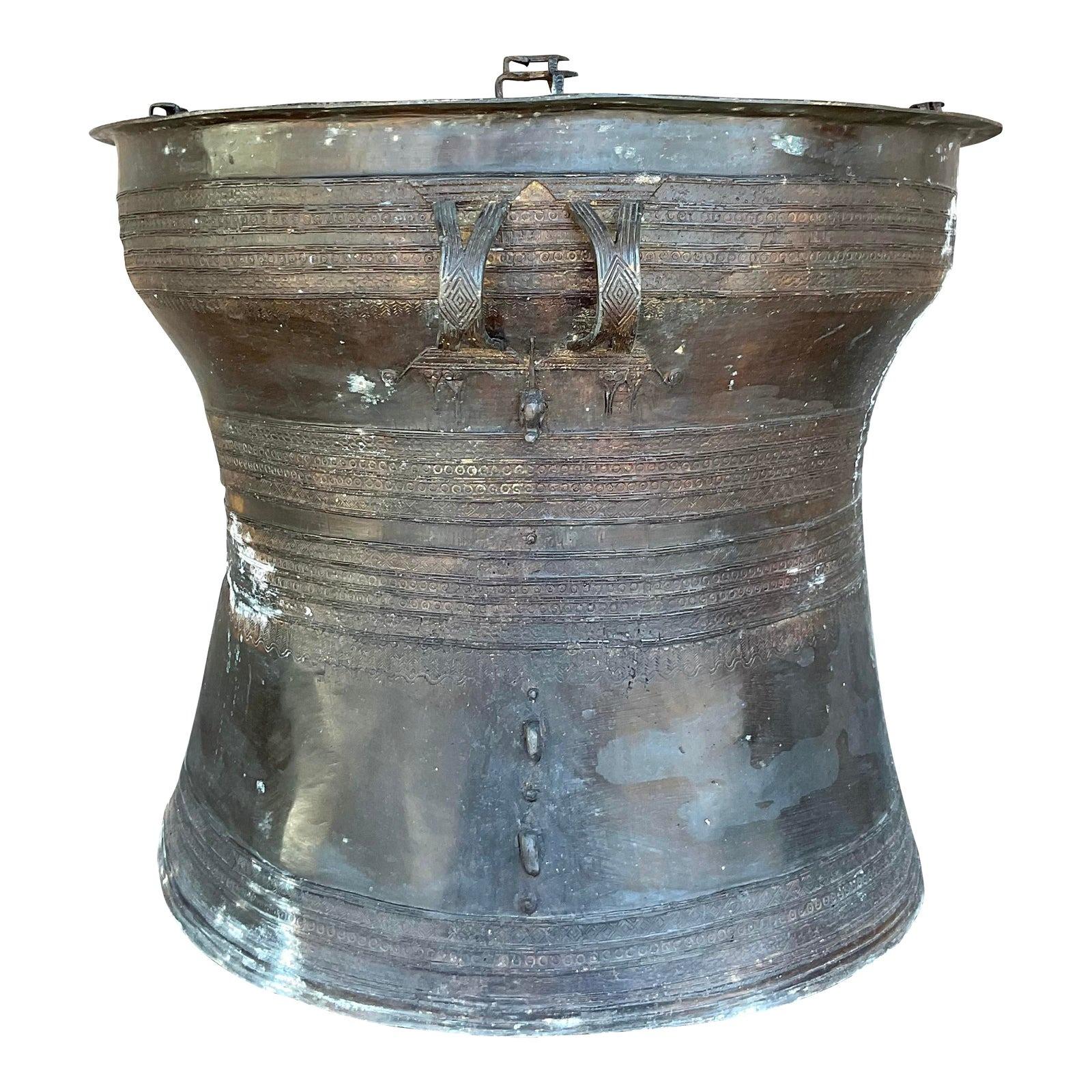 Milieu du 20ème siècle Vintage Boho Burmese Bronze Rain Drum