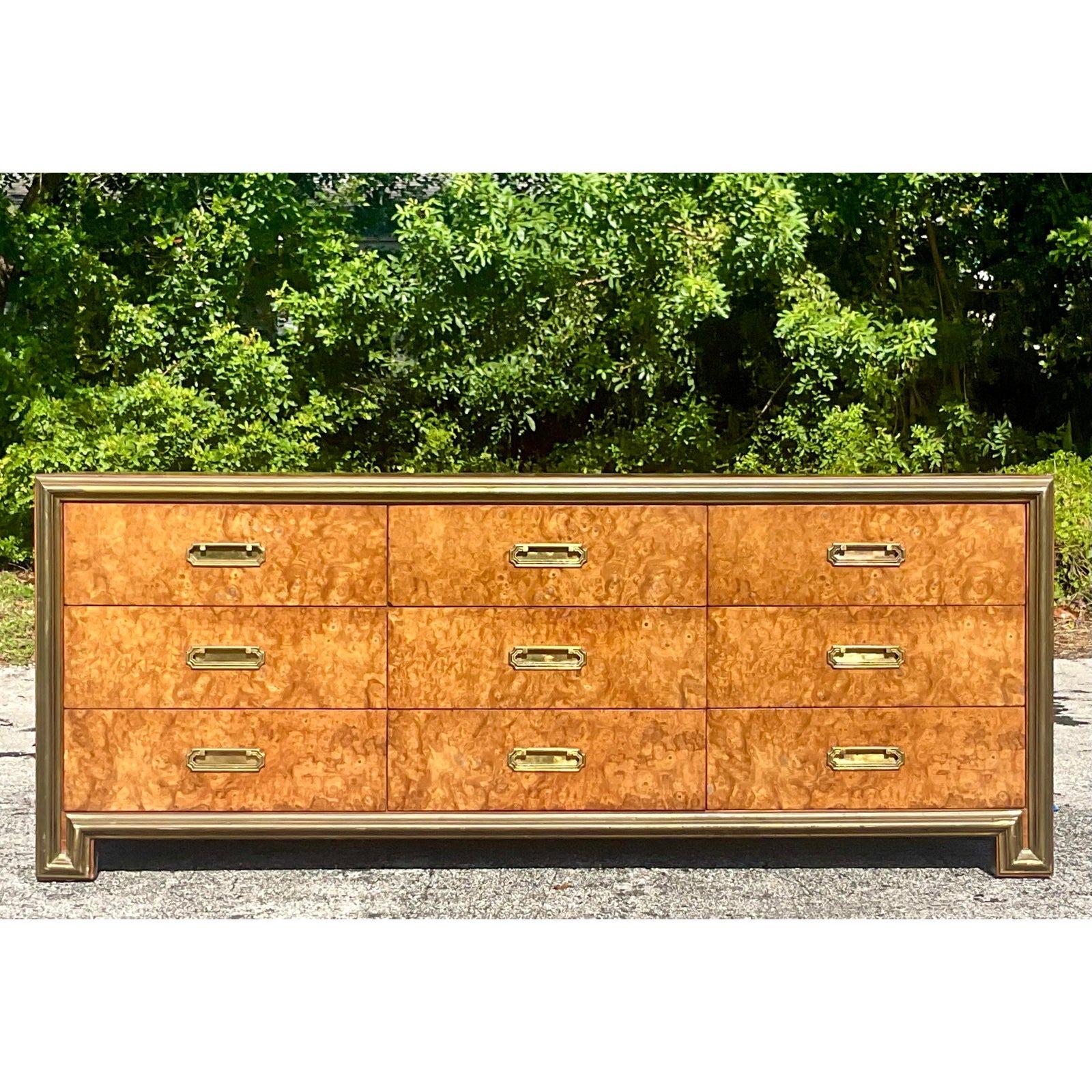 Nord-américain Mid 20th Century Vintage Boho Mastercrafters Burl Wood Dresser en vente