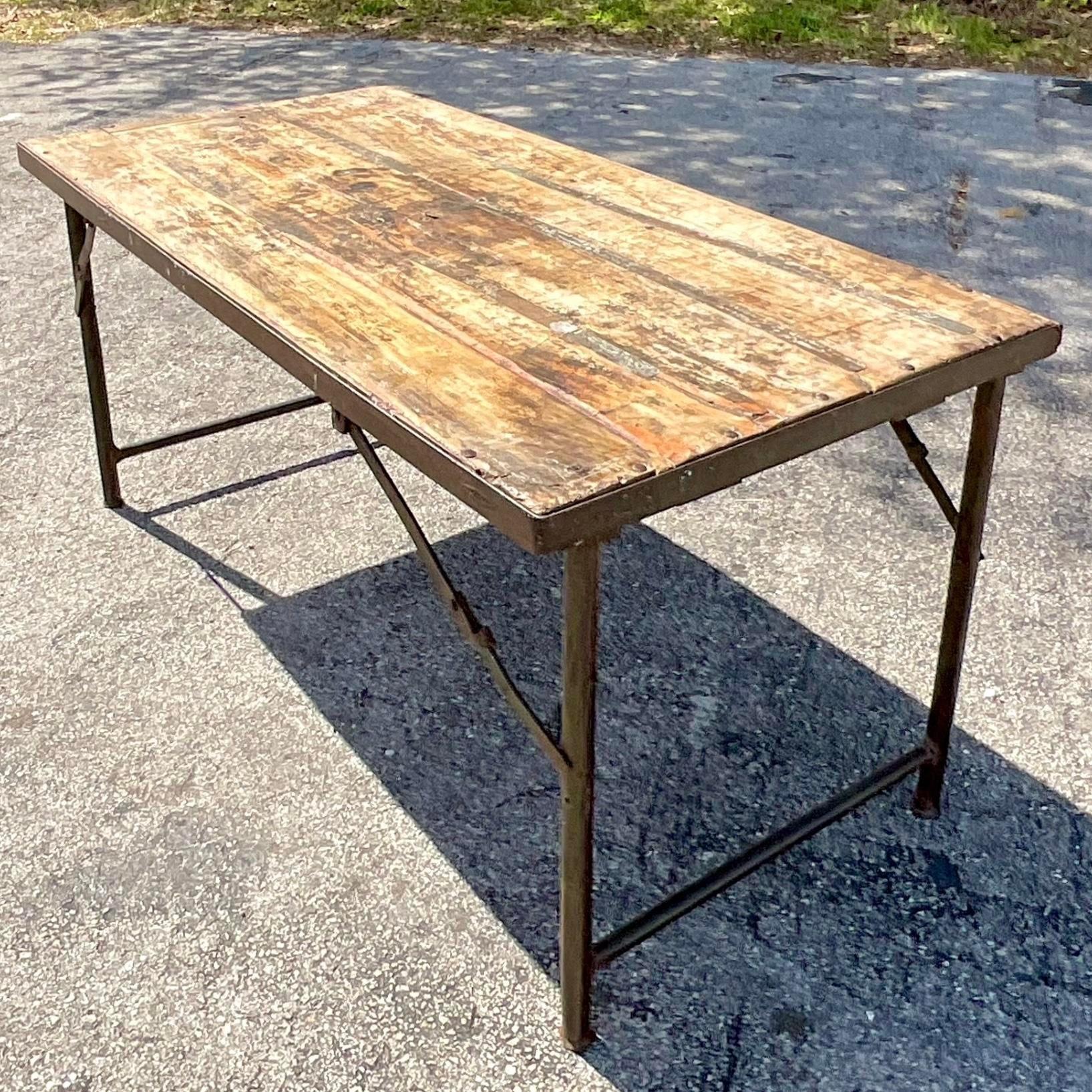 Rustique Table pliante en bois recyclé du milieu du 20e siècle, de style boho en vente