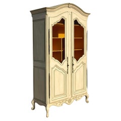 Armoire Boho du milieu du 20ème siècle, blanchie à la chaux, avec intérieur contrasté