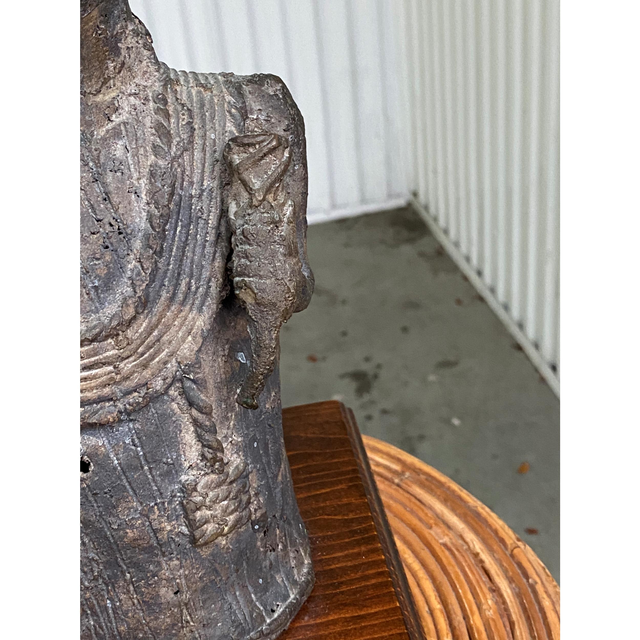 Sculpture tribale en bronze du milieu du 20e siècle Bon état - En vente à west palm beach, FL