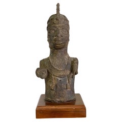Sculpture tribale en bronze du milieu du 20e siècle