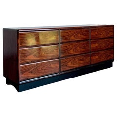 Mitte des 20. Jahrhunderts Vintage Brouer Rosenholz Credenza