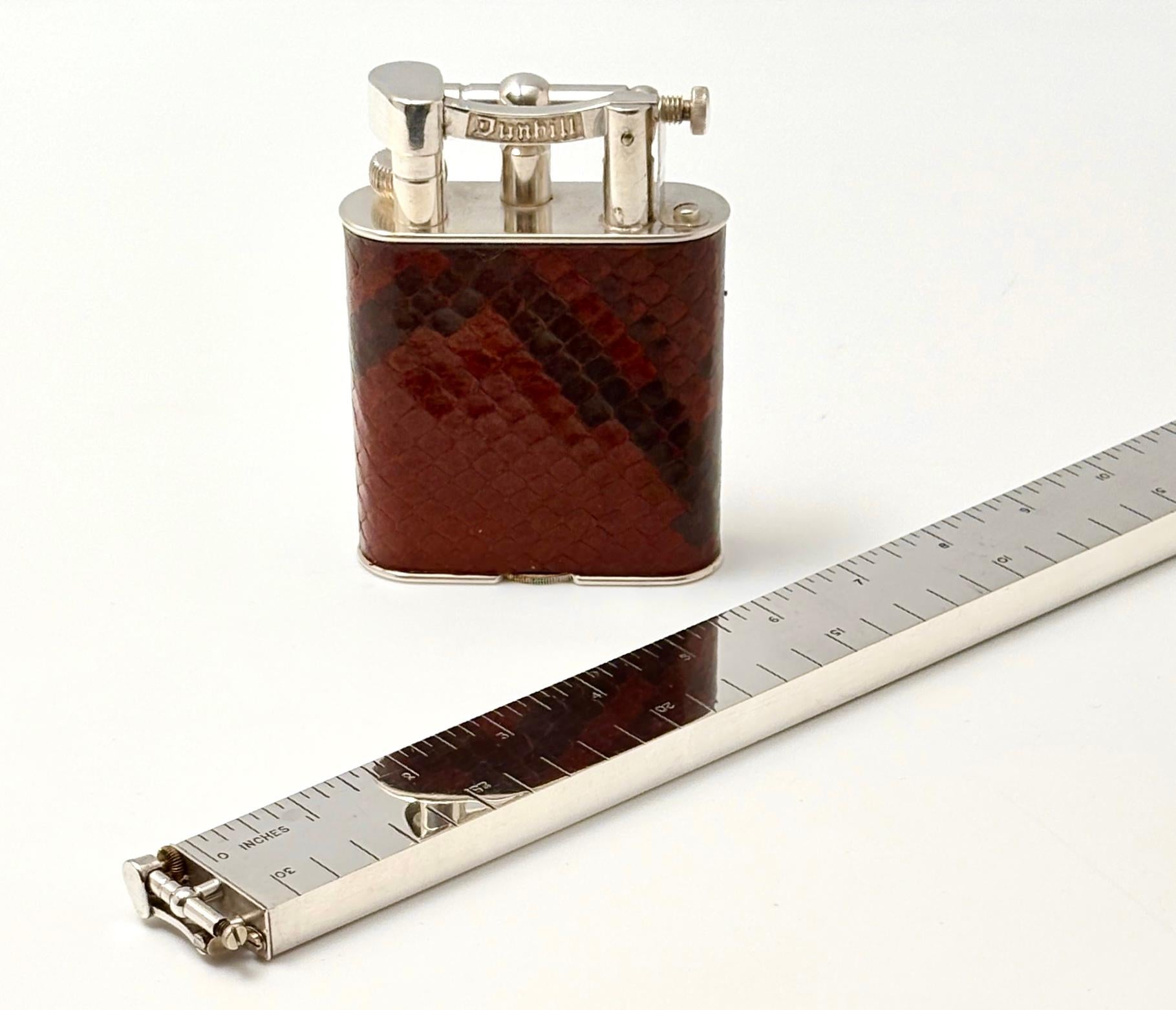 Accendino e righello Dunhill d'epoca della metà del XX secolo, Inghilterra, CIRCA 1950 in vendita 2