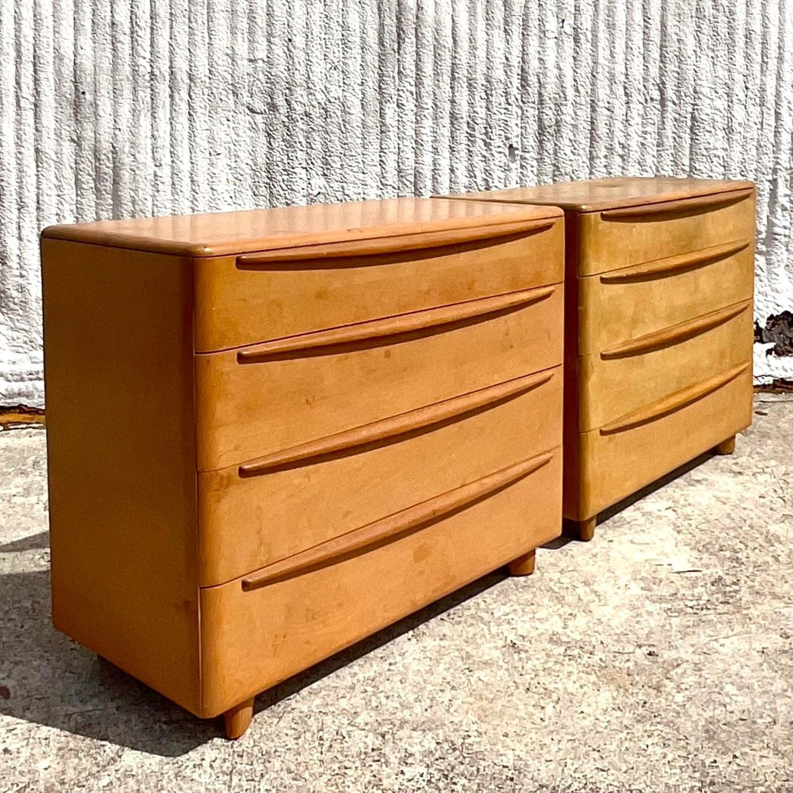 Paire de tiroirs à air vintage Heywood Wakefield du milieu du 20e siècle Bon état - En vente à west palm beach, FL